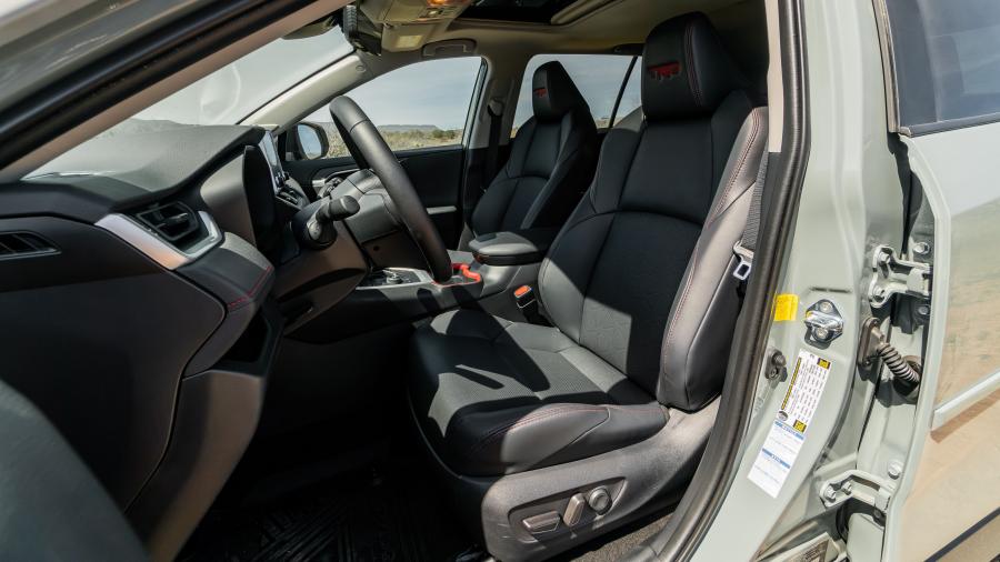 Интерьер Toyota RAV4 TRD Off Road 2019 года  (NA) (фото 38 из 40)